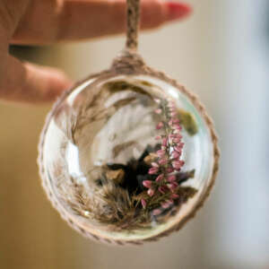 Bombeczki / szyszka, wrzos, suszone trawy, włóczka