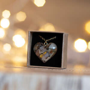 Wisiorek w kształcie serca