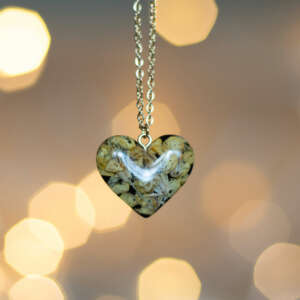 Wisiorek w kształcie serca