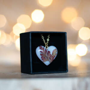 Wisiorek w kształcie serca