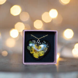 Wisiorek w kształcie serca