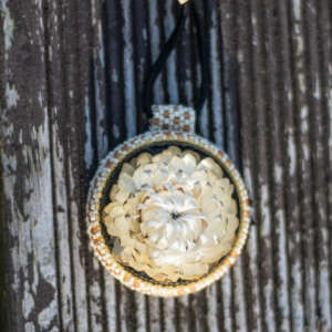 Wisiorek obszywany „MONIKA”