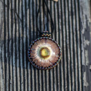 Wisiorek obszywany "MONIKA"