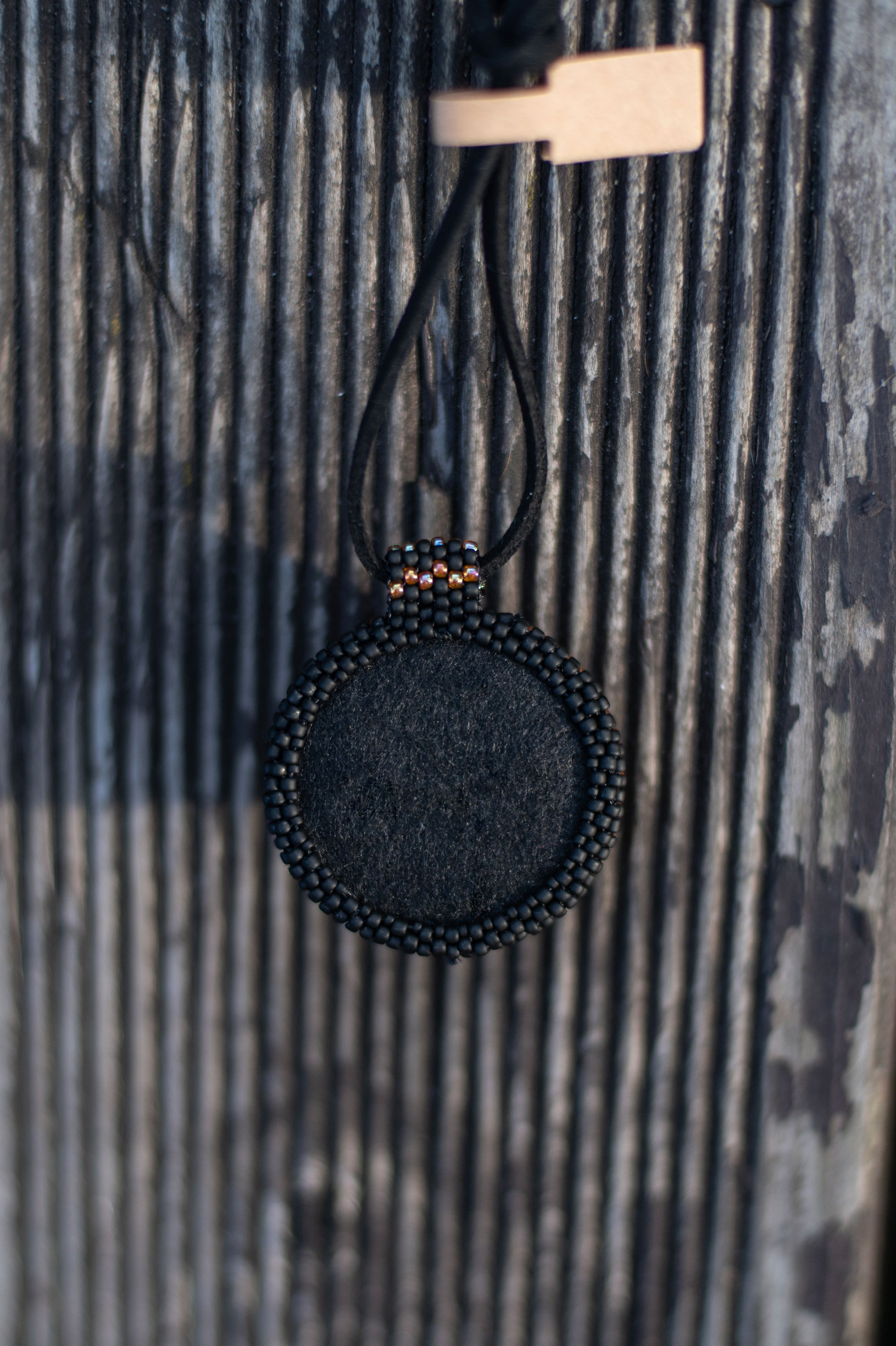 Wisiorek obszywany "MONIKA" - obrazek 4