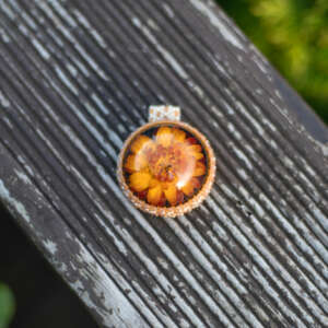 Wisiorek obszywany „MONIKA”