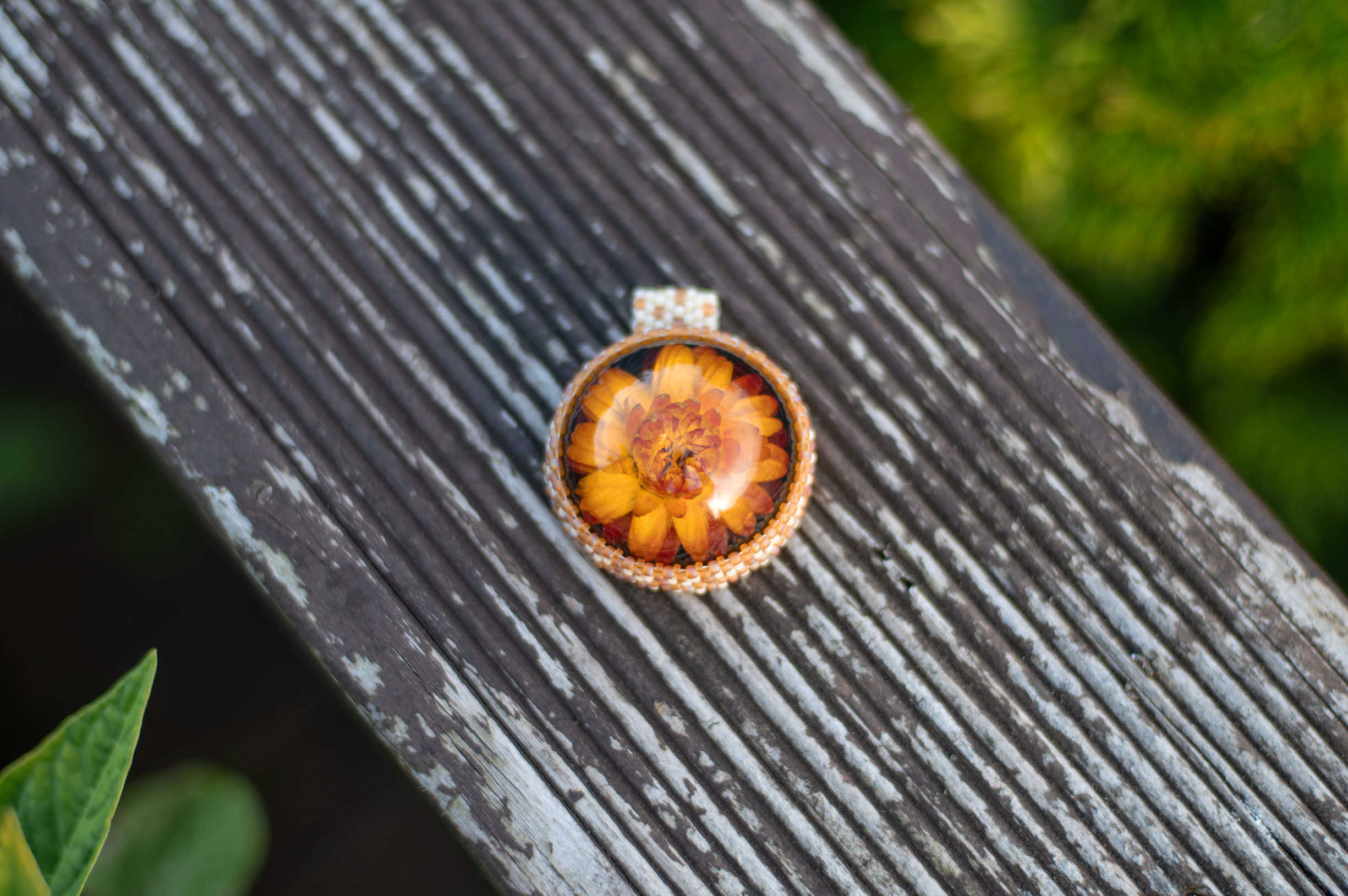 Wisiorek obszywany „MONIKA”