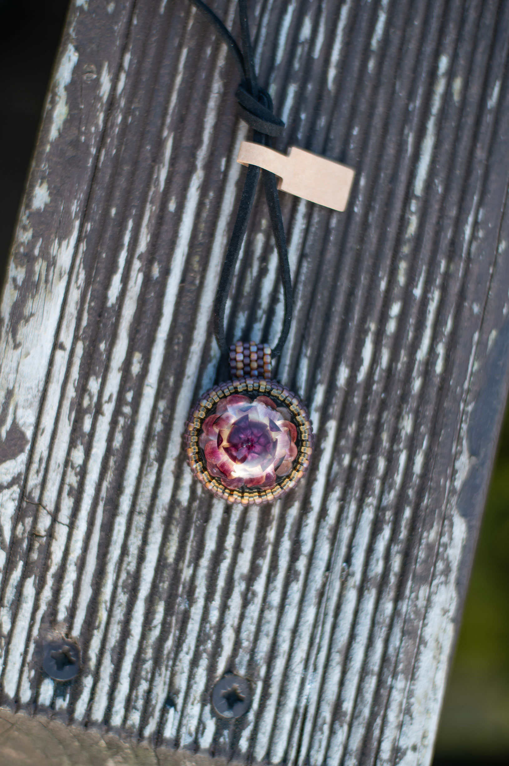 Wisiorek obszywany „MONIKA”