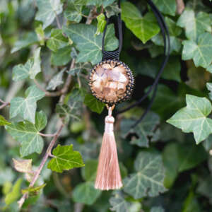 Wisiorek obszywany z chwostem „GRAŻYNA”