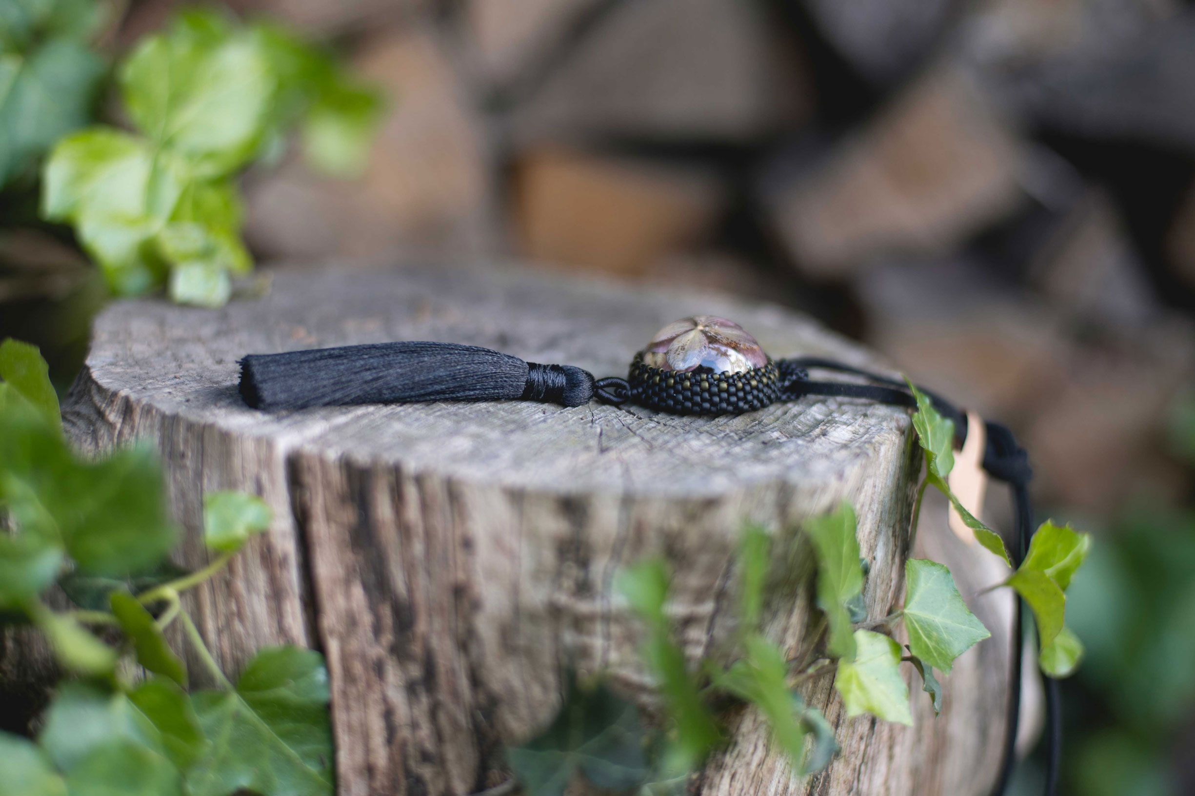 Wisiorek obszywany z chwostem „GRAŻYNA” - obrazek 3