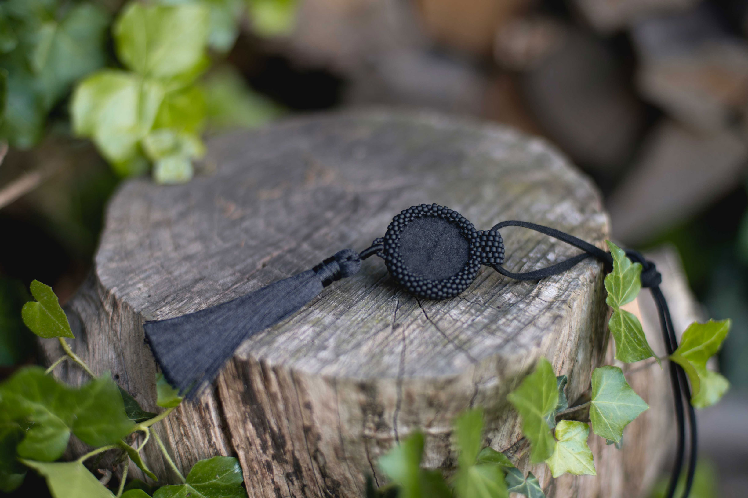 Wisiorek obszywany z chwostem „GRAŻYNA” - obrazek 2