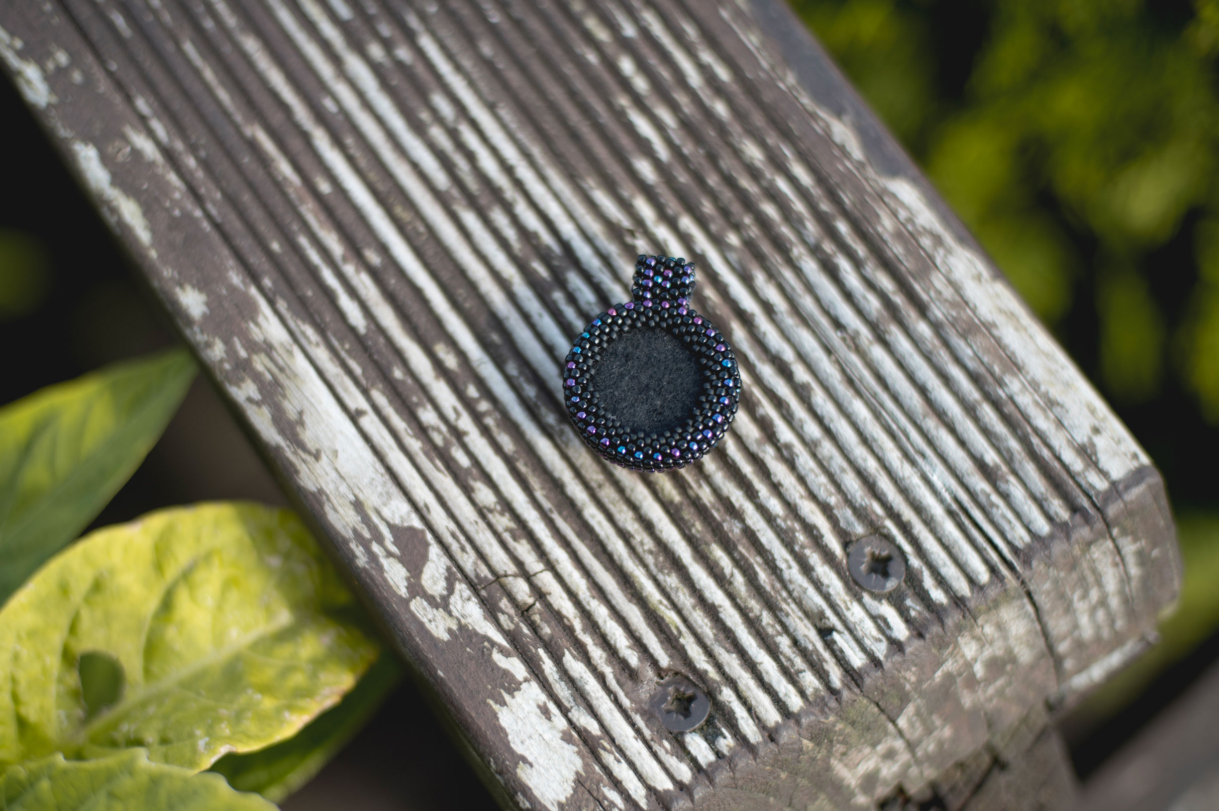 Wisiorek obszywany z bratkiem - obrazek 4