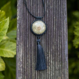 Wisiorek obszywany z chwostem „KINGA”