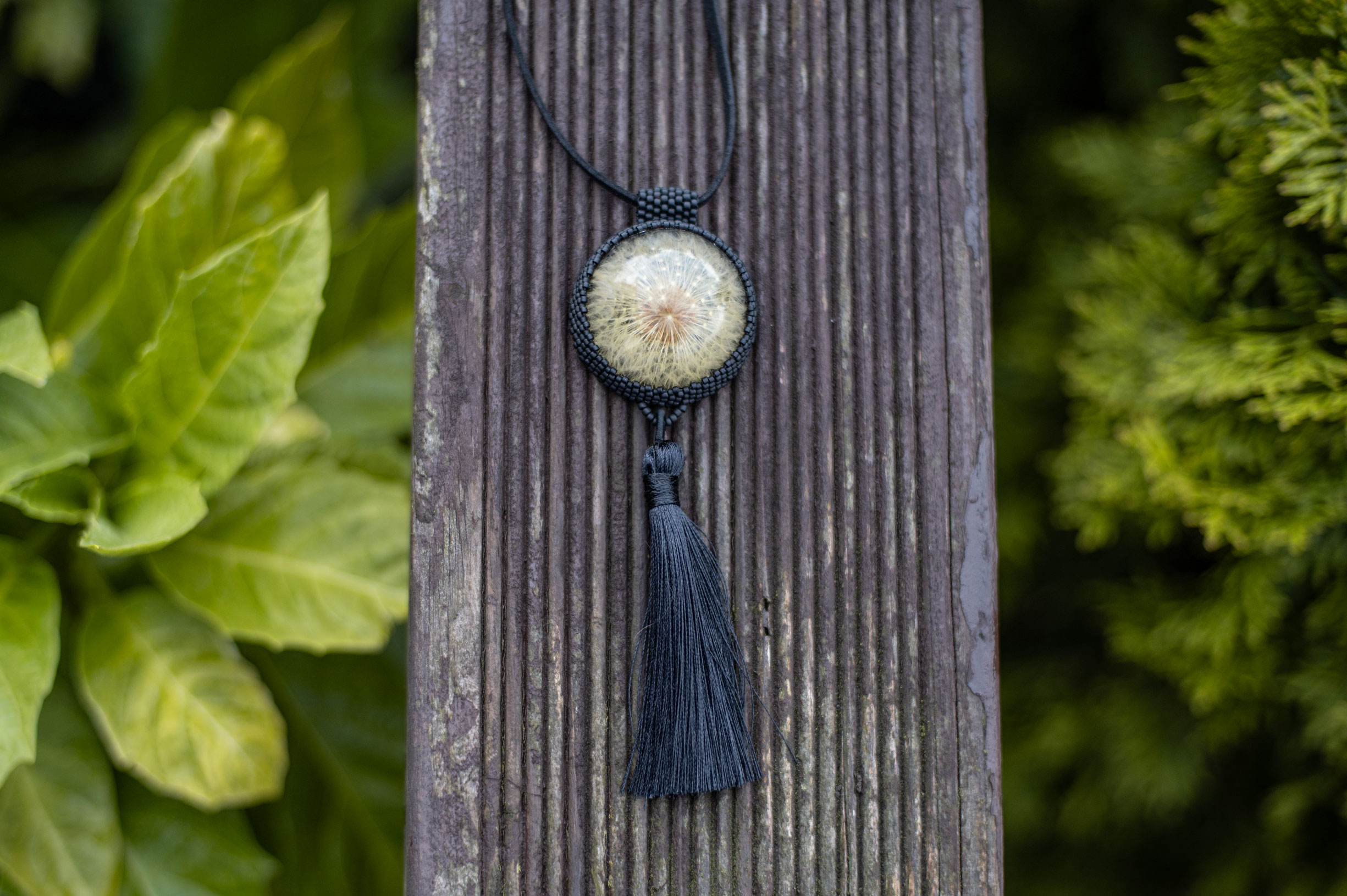 Wisiorek obszywany z chwostem „KINGA”