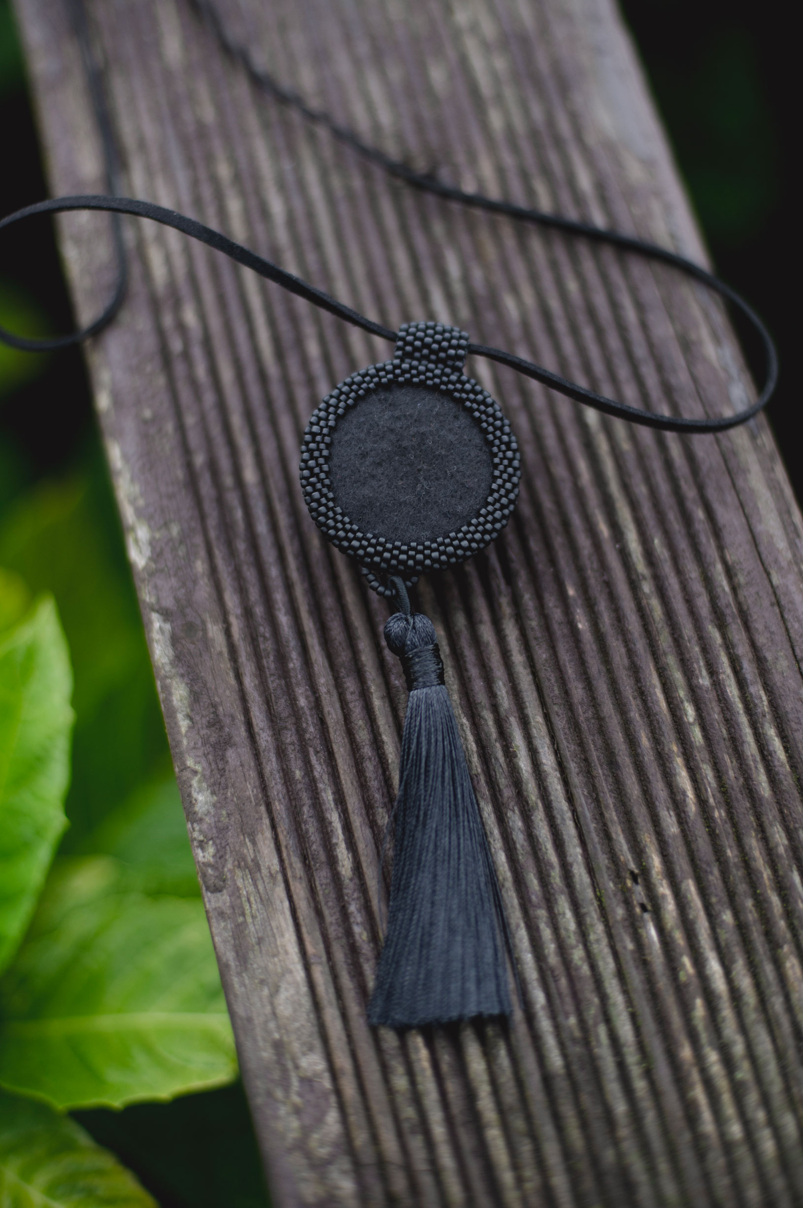 Wisiorek obszywany z chwostem „KINGA” - obrazek 3