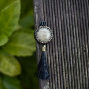 Wisiorek obszywany z chwostem „KINGA”