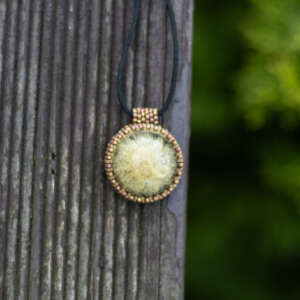 Wisiorek obszywany „KINGA”