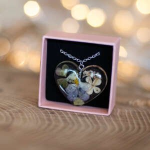 Wisiorek w kształcie serca