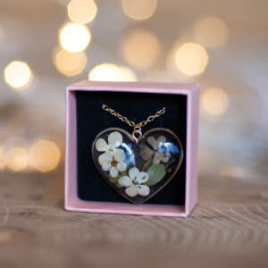 Wisiorek w kształcie serca