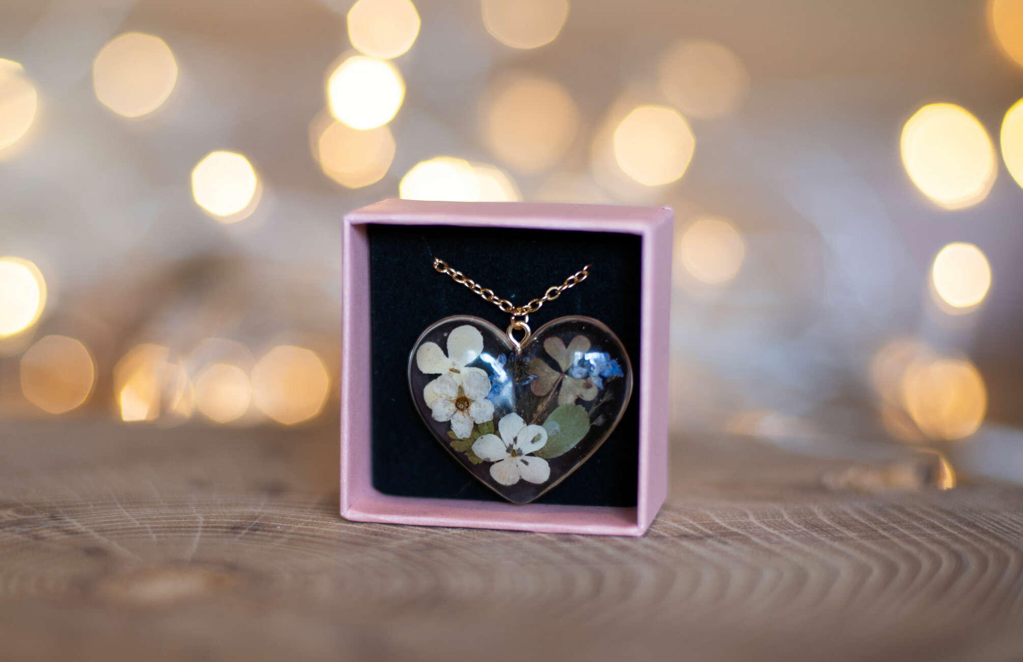 Wisiorek w kształcie serca