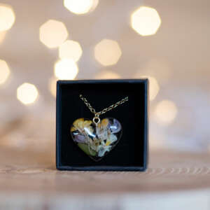 Wisiorek w kształcie serca