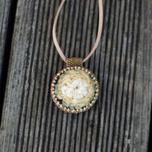 Wisiorek obszywany „MONIKA”